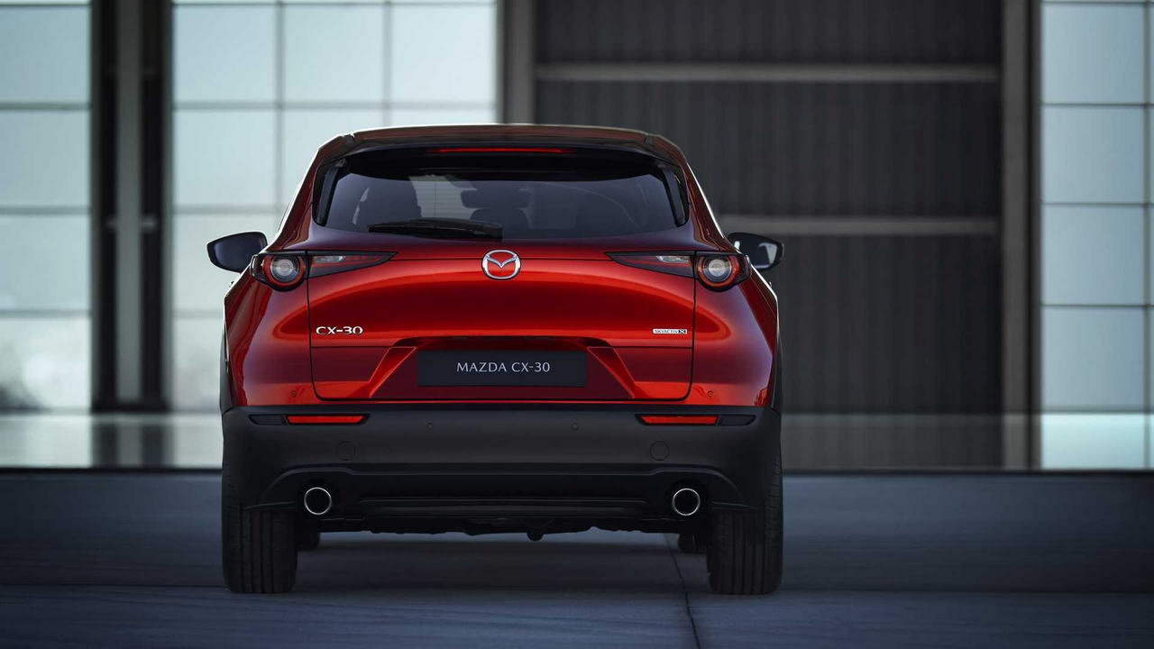 Mazda CX-30 неожиданно рассекретился в Женеве