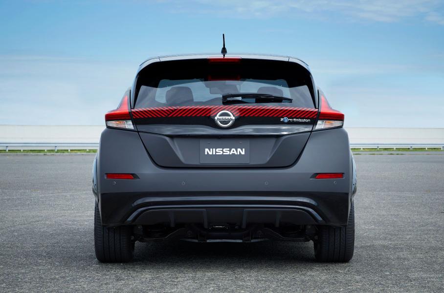 Nissan Leaf стал полноприводным