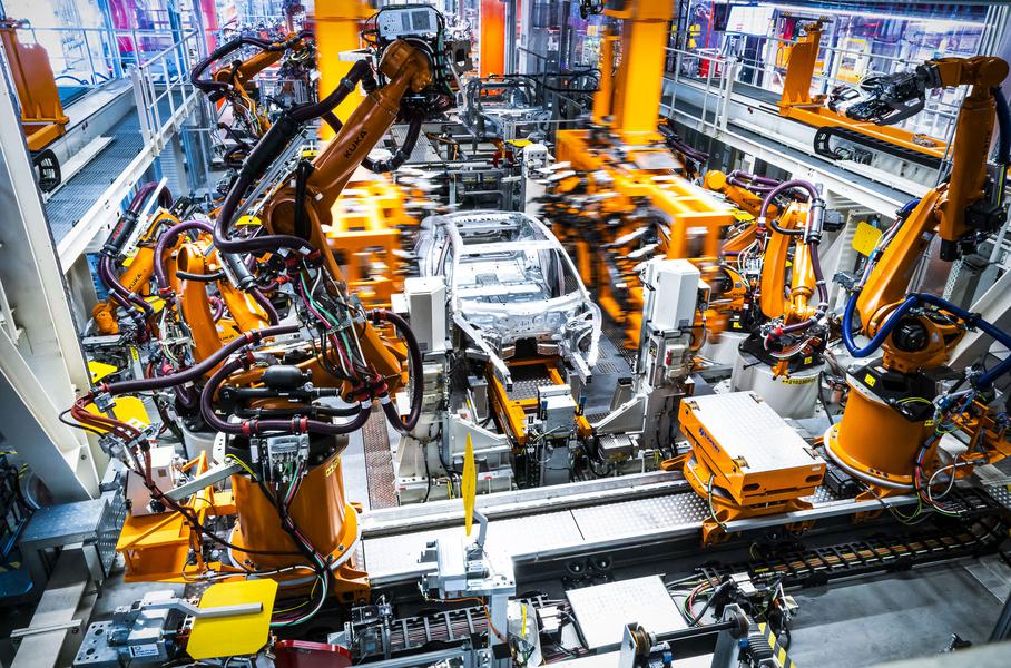Новинка является первой стопроцентной электрифицированной машиной компании, которая находится на конвейер в Германии