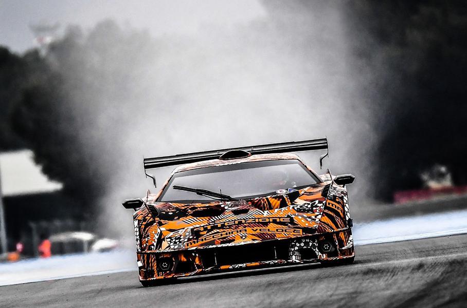 Lamborghini завершает проверку гоночного гиперкара на треке (ВИДЕО)