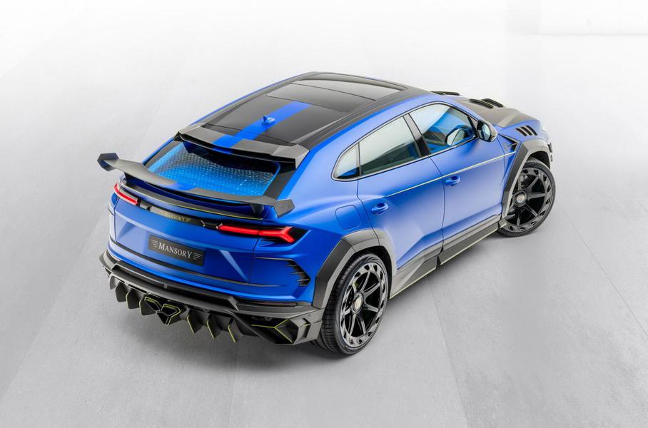 Lamborghini Urus получил полностью синее исполнение