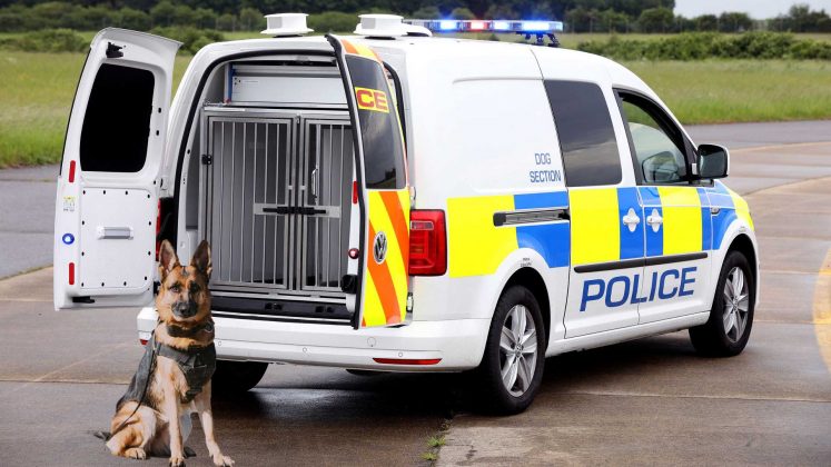 Volkswagen подготовила новенькие фургоны для полиции