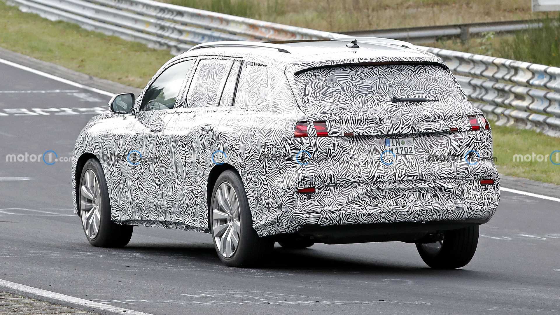 Нового кроссовера Audi Q9 тестируют в Германии