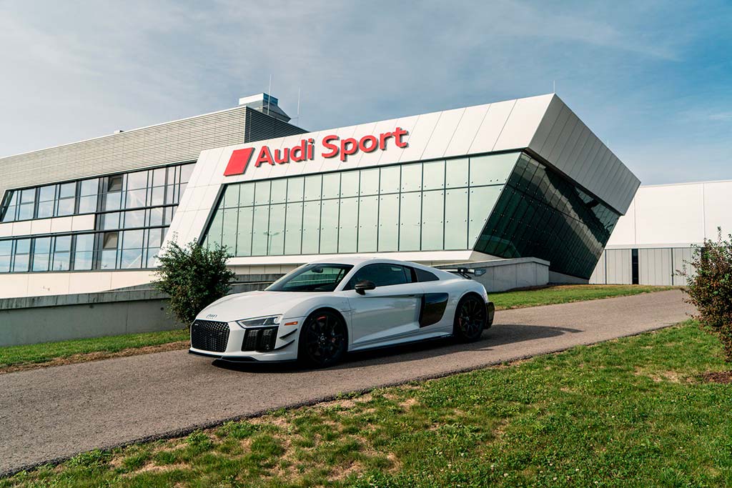 Audi презентовала специальный вариант R8 V10 Plus Coupe Competition