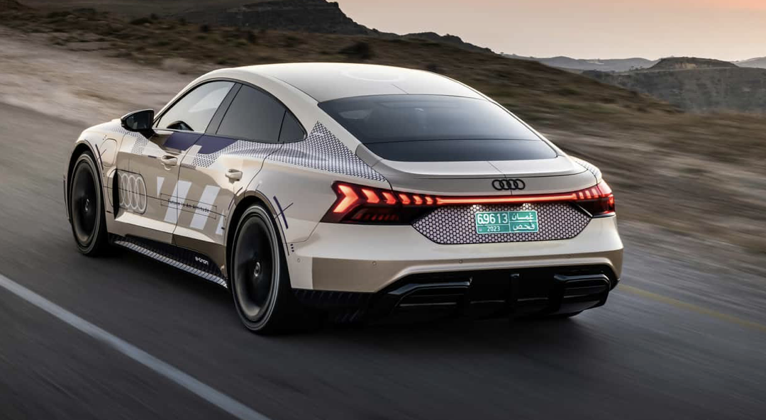 Audi RS E-Tron GT Performance 2025 року стоїть на межі переосмислення поняття розкіші