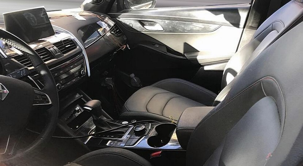 «Высокое» купе Borgward BX6 рассекретилось изнутри