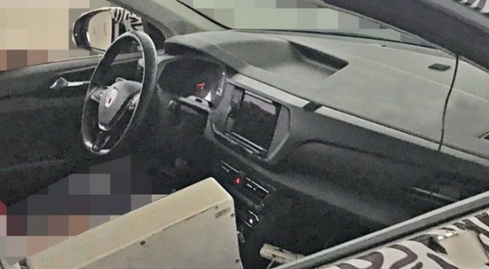 В Сеть попал снимок салона паркетника Volkswagen Tharu
