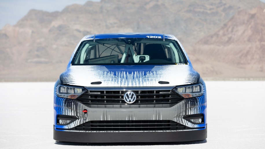 Новой Volkswagen Jetta покорился рекорд скорости