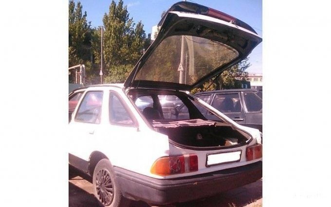 Ford Sierra 1988 №1002 купить в Днепропетровск - 1