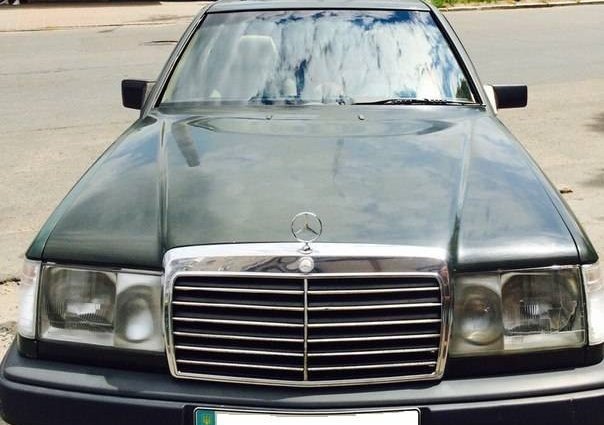 Mercedes-Benz E 260 1986 №24822 купить в Киев - 2