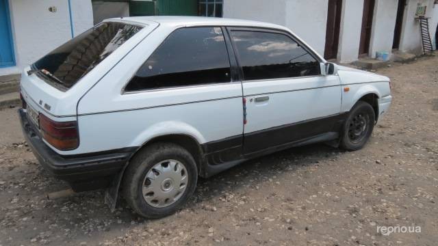 Mazda 323f 1986 №33610 купить в Волочиск - 1