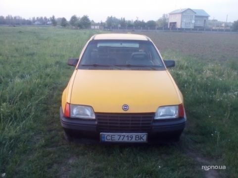 Opel Kadett 1988 №42501 купить в Черновцы - 1