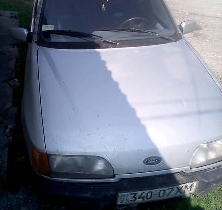 Ford Sierra 1988 №51007 купить в Волочиск - 1